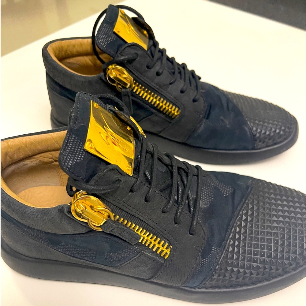 Giuseppe Zanotti- men’s shoes-luxury sneaker- sneakers- size 42. Made in Italy.